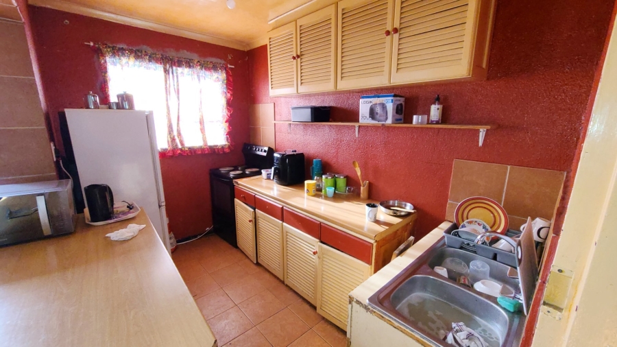 5 Bedroom Property for Sale in Kleinvlei Western Cape